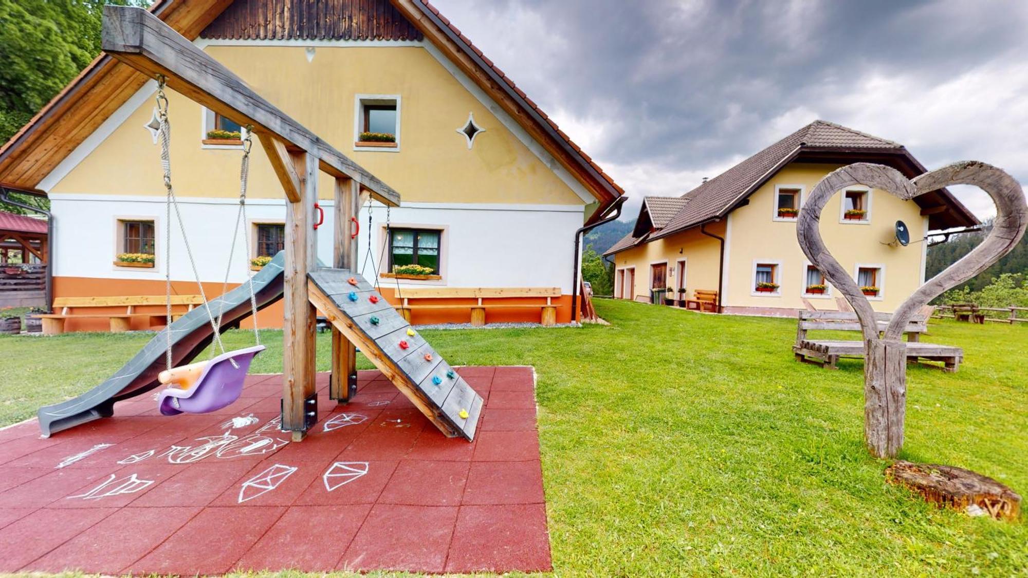 شقة Tourist Farm Gradisnik Solčava المظهر الخارجي الصورة